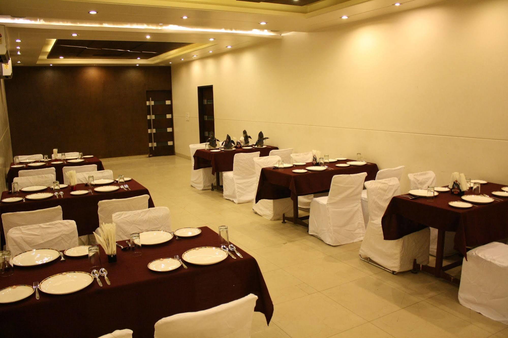 Hotel Shalimar Джайпур Екстериор снимка