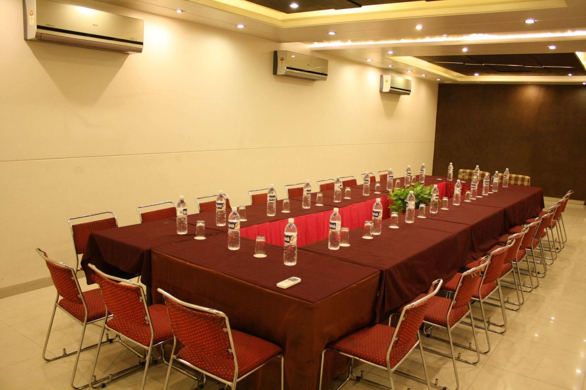 Hotel Shalimar Джайпур Екстериор снимка